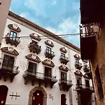 Elegance And Tradition Two Big Rooms In The Heart Of Palermo