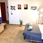 Casa Vacanze Iusu - House With Terrace Near The Sea
