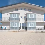 Leverblu House And Rooms