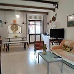La Pomelia