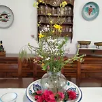 La Pomelia
