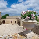 Scifazzo, Typisch Sizilianische Villa Mit Swimmingpool