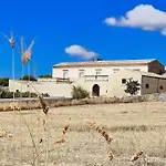 Scifazzo, Typisch Sizilianische Villa Mit Swimmingpool