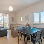 Appartamento In Villa Giulia Nord