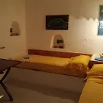 Yellow House Di Giulia