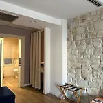 Olivia Rooms Teocrito