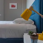 Martiri Home