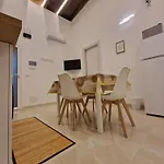 House In The Castle Via Gramignani N 35 Catania