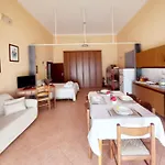 Casa Delle Tholos