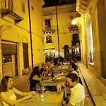 P43 Sicilian Suites