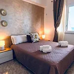Dv Holiday Home
