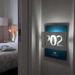 Oneira Rooms