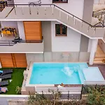 Villa Con Piscina Vista Mare E Campo Giochi