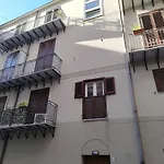 Capo Sweet Home