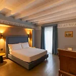 Palazzo De Gregorio - Apartments