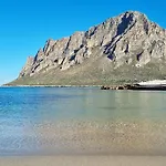 Casa La Rosa Sul Mare Di Baia Cornino