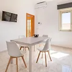 8 Guests Central Ac, Balcony And Wifi