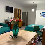La Rocca Guest