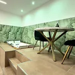 Broken Column Luxury Suite