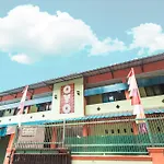 Oyo Living 1756 Amira Guest House