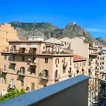 Utveggio View Apartment