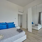 Villa Infinito By Posarellivillas