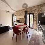 Paola Guest House