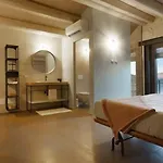 Casale Del Mandorlo Piscina - Jacuzzi Riscaldata