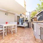 Ni Ni Apartments