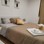 Momaliar House