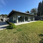 Villa Monterosso, Acicastello