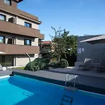 Ollen Apartments