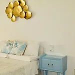 Avia Room