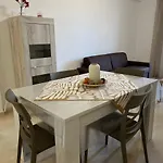 Mg House 2 Piano