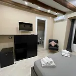 Tommy'S Rooms