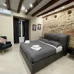 Tommy'S Rooms
