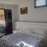 Giglio Rosso House
