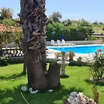 Villa Con Piscina