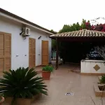 Townhouse In A Quiet Private Residence