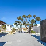 4 Bedroom Amazing Home In Kaukana