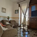 Sicilian Apt In Donnalucata-Sleeps 4- 2Min Beach