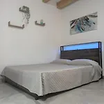 Central Apartment With Charm For 1 Or 2 People - Casa Vacanze Luna