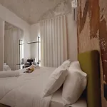 Corona Suite