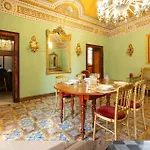 Maison Doree