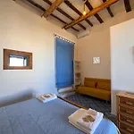 Villa Margherita - Appartamenti A Due Passi Dal Corso Di Santa Marina Salina A 100 Mt Dalla Spiaggia
