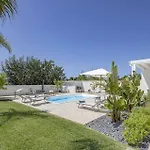 Villa Andromeda By Villa Plus