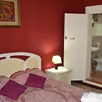 B&B Salinas