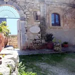 Casina Di Grotta Di Ferro