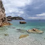 Villa Iris