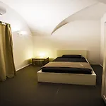Verginelle House